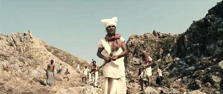 Манджхи: Человек горы (2015)